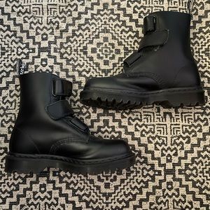 Rare black Coralias Dr Martens excellent condition